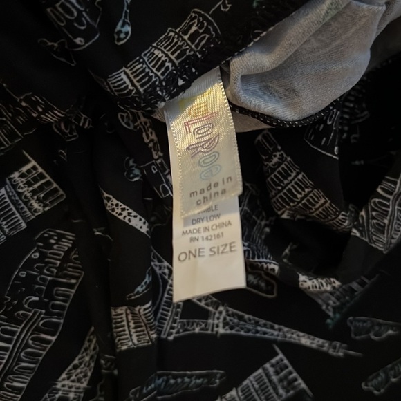 NEW! OS Monument Leggings LuLaRoe - Picture 3 of 4